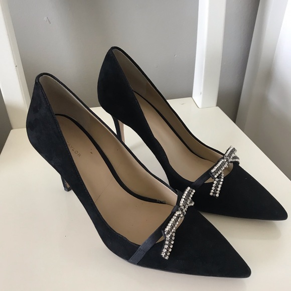 Ann Taylor suede bow pump - Picture 2 of 5